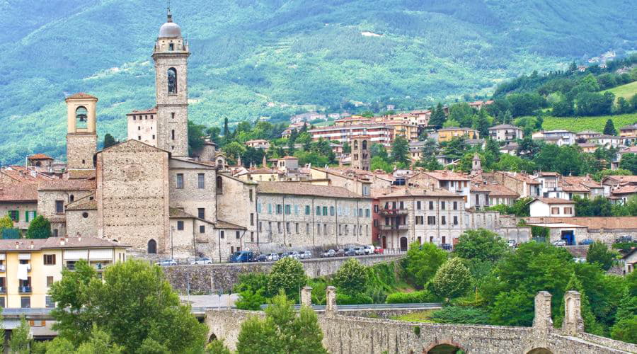 Wir bieten eine große Auswahl an Mietwagenoptionen in Bobbio